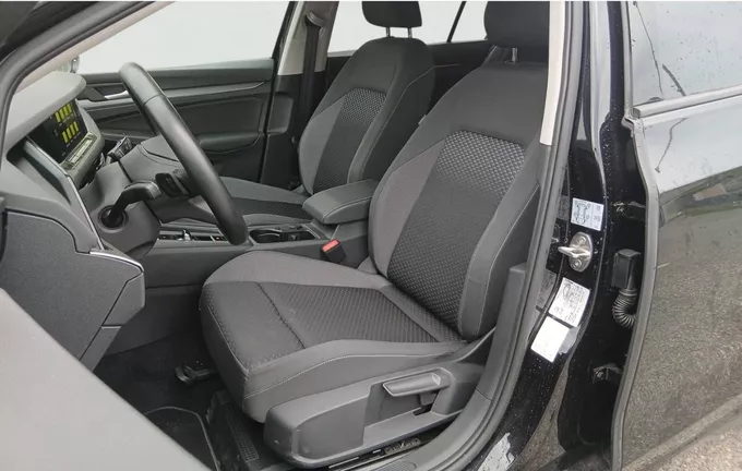 VOLKSWAGEN GOLF 1.0 eTSI OPF 110 DSG7 Active extérieur trois quart arrière droit 2130306