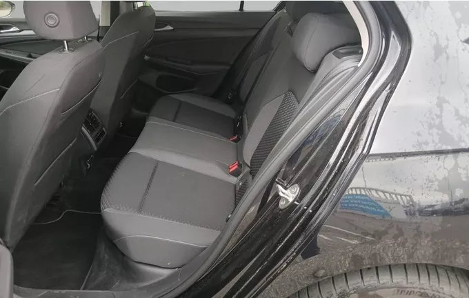 VOLKSWAGEN GOLF 1.0 eTSI OPF 110 DSG7 Active extérieur arrière 2130306