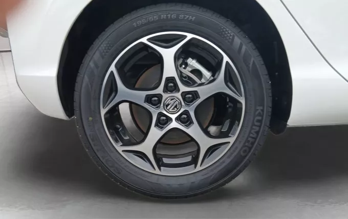 MG MG3 1.5 L Hybrid+ 195 ch Luxury photo 9 7668