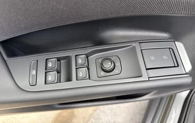 VOLKSWAGEN T-ROC 1.5 eTSI EVO2 Hybrid 116 ch DSG7 Life photo 16 6521