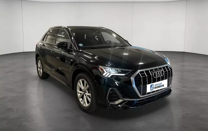 AUDI Q3 35 TFSI 150 ch S tronic 7 S line extérieur trois quart avant droit 2133251