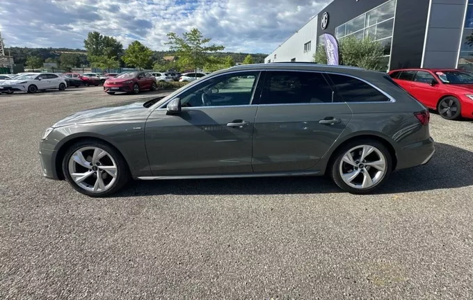 AUDI A4 Avant 35 TFSI 150 S tronic 7 S line photo 28 2131222