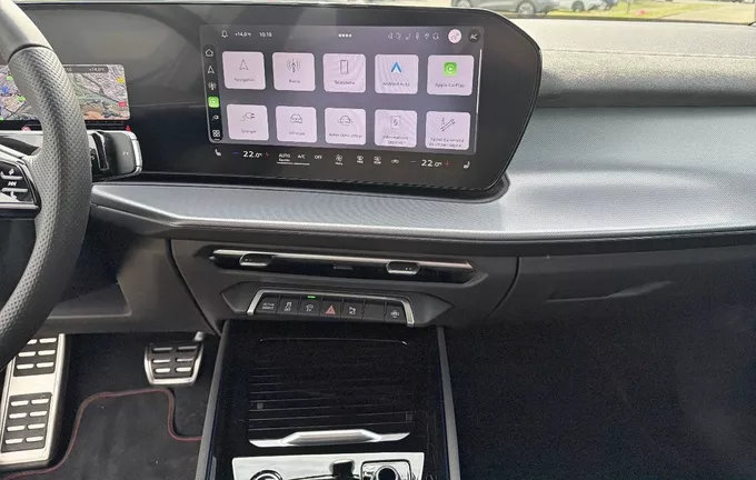 AUDI Q3 Sportback e-hybrid 272 ch S tronic 6 S line photo 14 9383