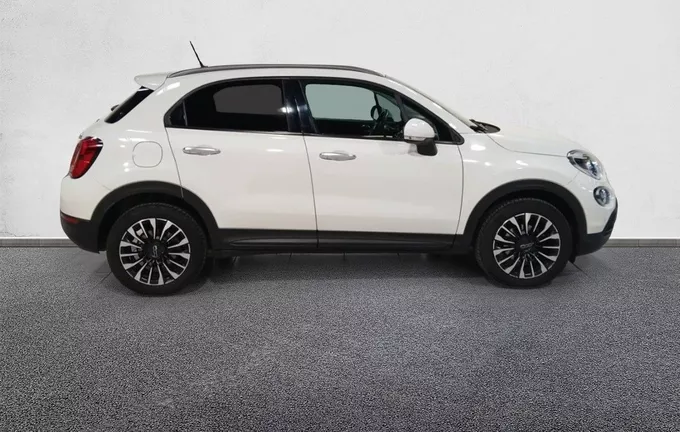 FIAT 500 X 1.6 Multijet 130 ch Cross extérieur côté droit 946175