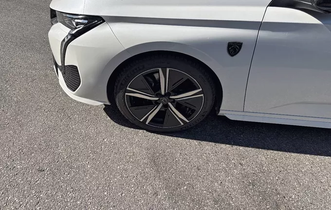 PEUGEOT 308 PHEV 180 e-EAT8 GT photo 9 2128836