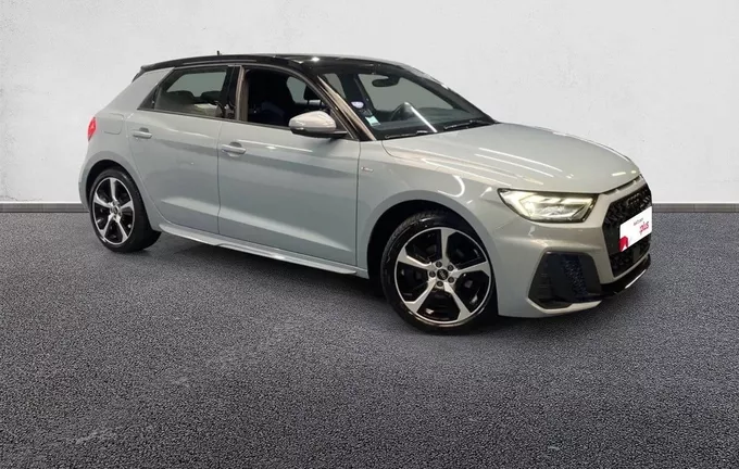 AUDI A1 Sportback 30 TFSI 110 ch S tronic 7 S Line extérieur trois quart avant droit 2128993