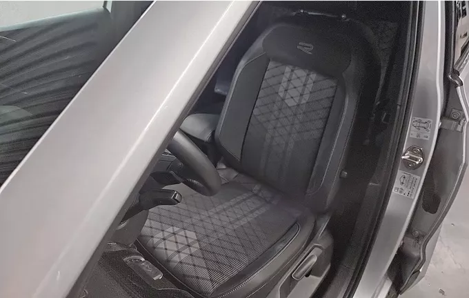 VOLKSWAGEN T-CROSS 1.0 TSI 116 Start/Stop DSG7 R-Line Edition extérieur trois quart arrière droit 2126689