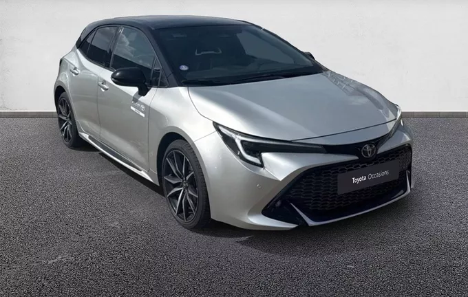 TOYOTA COROLLA HYBRIDE 140ch GR Sport extérieur trois quart avant droit 1103756