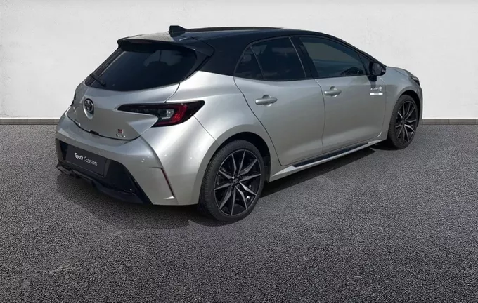 TOYOTA COROLLA HYBRIDE 140ch GR Sport extérieur trois quart arrière droit 1103756