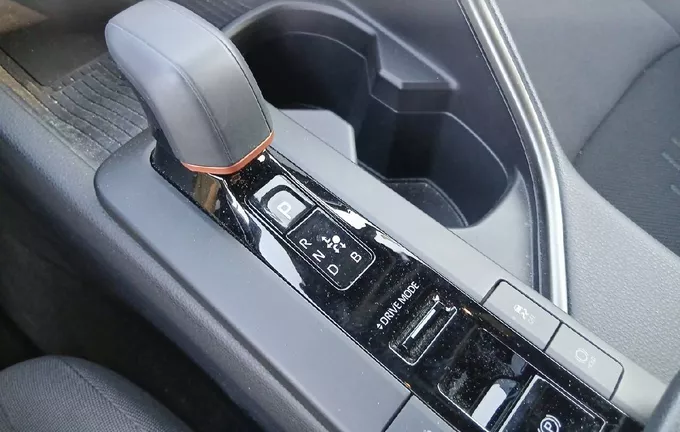 TOYOTA C-HR Hybride Rechargeable 225 Design photo 13 1103761