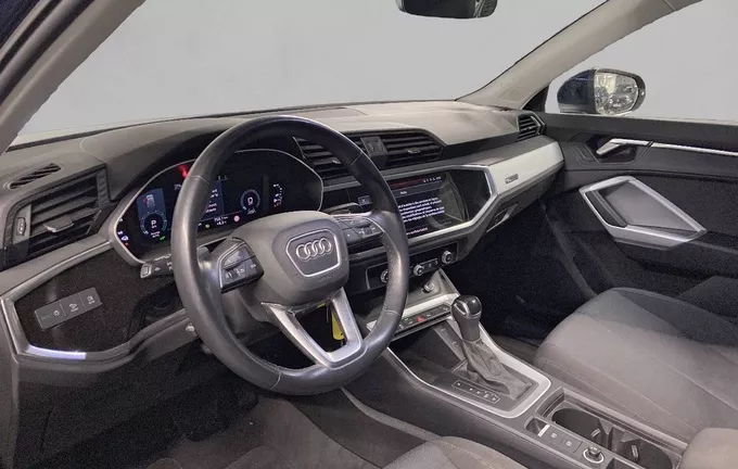 AUDI Q3 45 TFSIe 245 ch S tronic 6 Business line photo 11 2126262