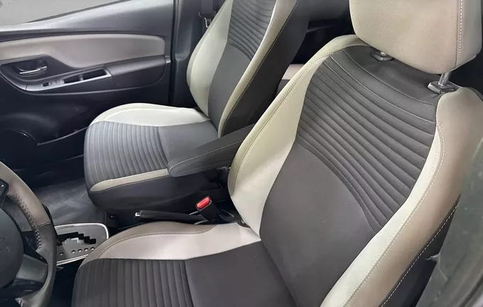 TOYOTA YARIS Hybride 100h Collection photo 19 1103374