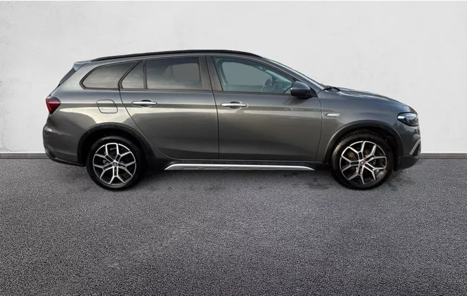 FIAT TIPO Cross 5 Portes 1.5 Firefly Turbo 130 ch S&S DCT7 Hybrid (RED) extérieur côté droit 3013573