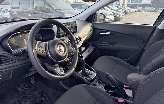 FIAT TIPO Cross 5 Portes 1.5 Firefly Turbo 130 ch S&S DCT7 Hybrid (RED) photo 13 3013573