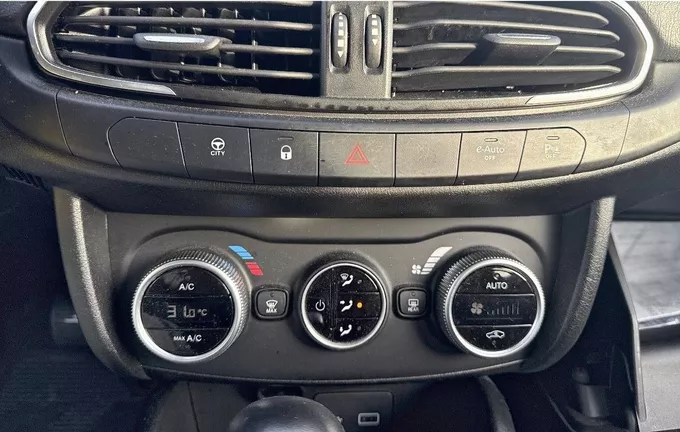 FIAT TIPO Cross 5 Portes 1.5 Firefly Turbo 130 ch S&S DCT7 Hybrid (RED) photo 19 3013573