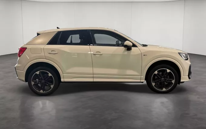 AUDI Q2 35 TFSI 150 S tronic 7 S line extérieur côté droit 2132489