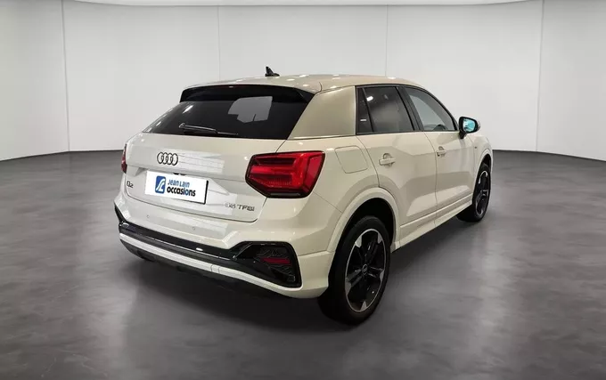 AUDI Q2 35 TFSI 150 S tronic 7 S line extérieur trois quart arrière droit 2132489