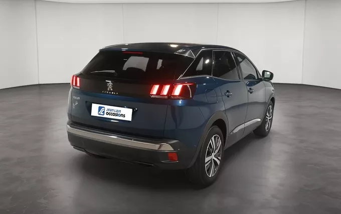 PEUGEOT 3008 BlueHDi 130ch S&S EAT8 Allure Pack extérieur trois quart arrière droit 946676