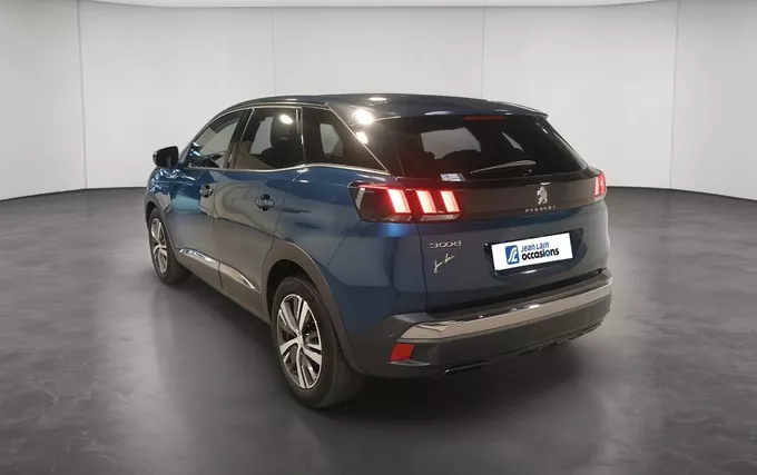 PEUGEOT 3008 BlueHDi 130ch S&S EAT8 Allure Pack extérieur trois quart arrière gauche 946676