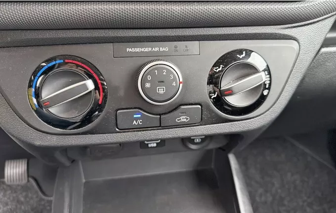 HYUNDAI I10 1.0 67 ECO Initia photo 17 213530