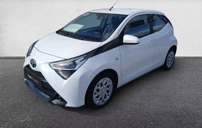 TOYOTA AYGO 1.0 VVT-i x-play extérieur trois quart avant gauche 1103463