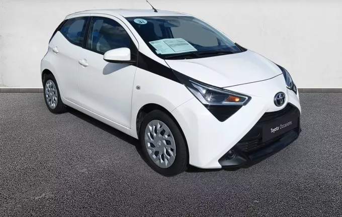TOYOTA AYGO 1.0 VVT-i x-play extérieur trois quart avant droit 1103463