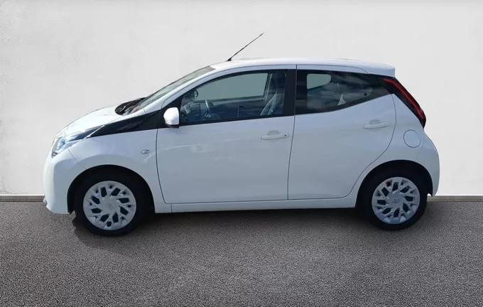TOYOTA AYGO 1.0 VVT-i x-play extérieur côté gauche 1103463