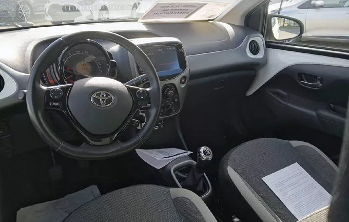TOYOTA AYGO 1.0 VVT-i x-play photo 11 1103463