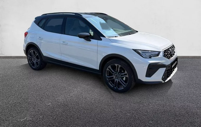 SEAT ARONA 1.0 TSI 95 ch Start/Stop BVM5 FR extérieur trois quart avant droit 1580