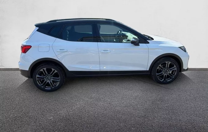 SEAT ARONA 1.0 TSI 95 ch Start/Stop BVM5 FR extérieur côté droit 1580