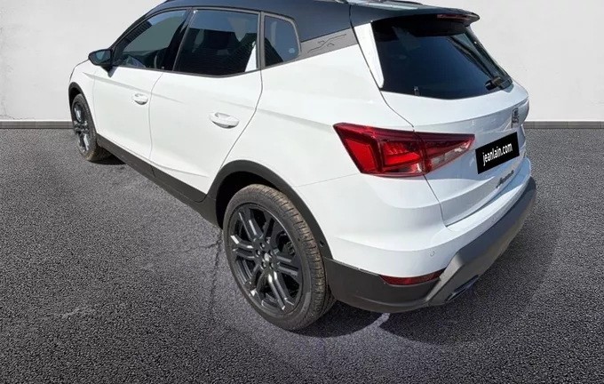 SEAT ARONA 1.0 TSI 95 ch Start/Stop BVM5 FR extérieur trois quart arrière gauche 1580