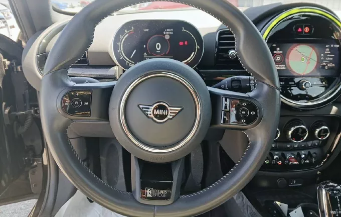MINI CLUBMAN One 102 ch DKG7 Finition Business Design photo 12 2128170
