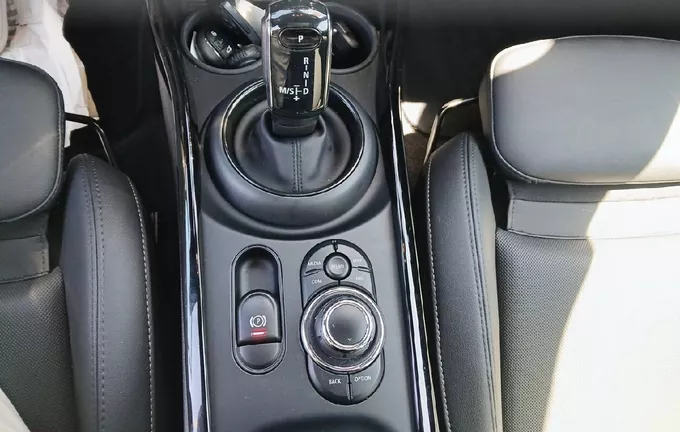 MINI CLUBMAN One 102 ch DKG7 Finition Business Design photo 13 2128170