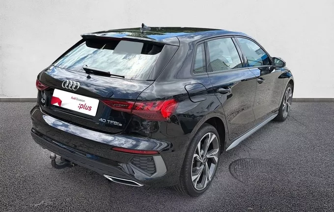 AUDI A3 Sportback 40 TFSIe 204 S tronic 6 S Line extérieur trois quart arrière droit 213037