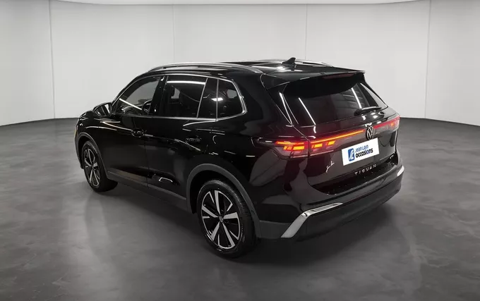 VOLKSWAGEN TIGUAN 1.5 eTSI 150ch DSG7 Elegance extérieur trois quart arrière gauche 2133060