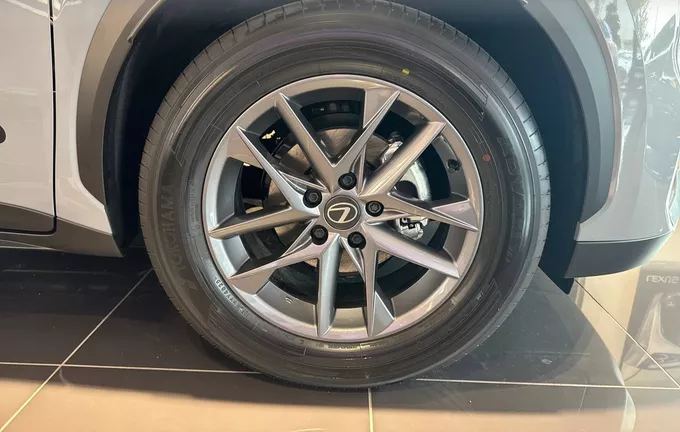 LEXUS LBX 2WD Business Plus photo 9 127732
