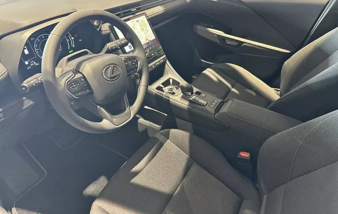 LEXUS LBX 2WD Business Plus photo 11 127732