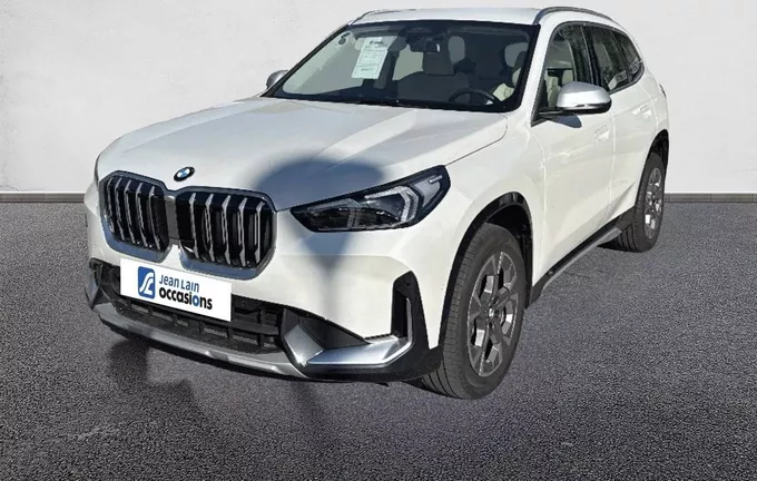 BMW X1 sDrive 18i 136ch DKG7 xLine extérieur trois quart avant gauche 2129004