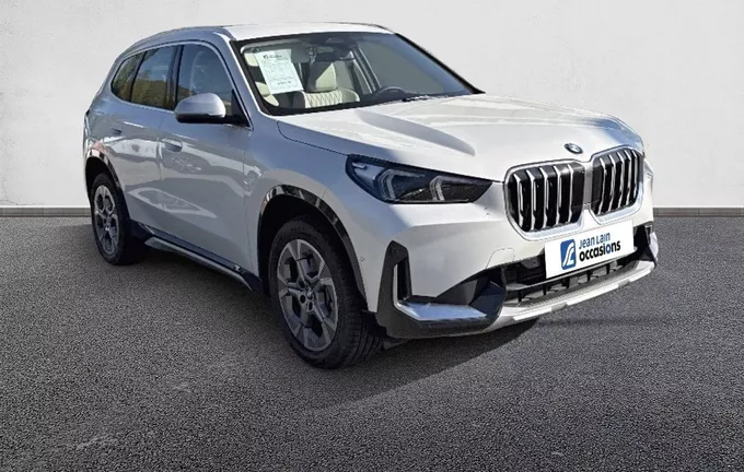 BMW X1 sDrive 18i 136ch DKG7 xLine extérieur trois quart avant droit 2129004