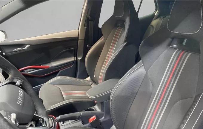 SKODA FABIA 1.0 TSI 95 ch EVO 2 BVM5 Monte-Carlo extérieur trois quart arrière droit 2128222