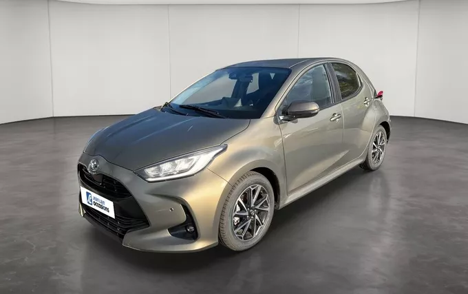 TOYOTA YARIS Hybride 116h Design extérieur trois quart avant gauche 1104039