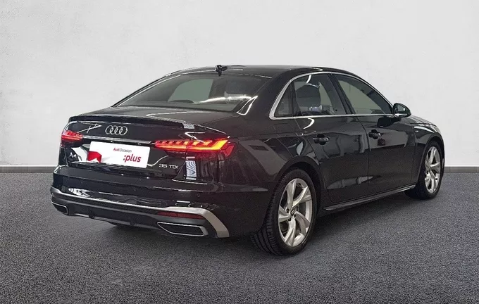 AUDI A4 35 TDI 163 S tronic 7 S line extérieur trois quart arrière droit 2130151