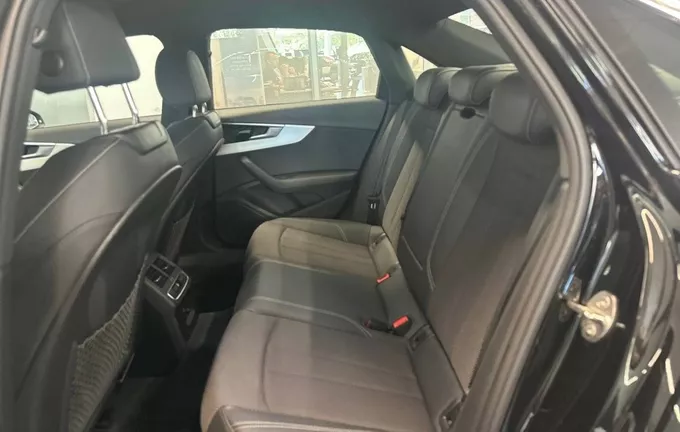 AUDI A4 35 TDI 163 S tronic 7 S line photo 17 2130151