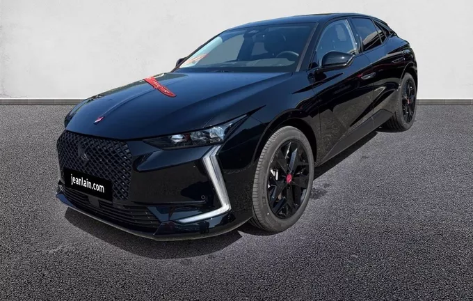 DS DS4 DS 4 Hybride E-Tense 225 EAT8 Performance Line extérieur trois quart avant gauche 000420