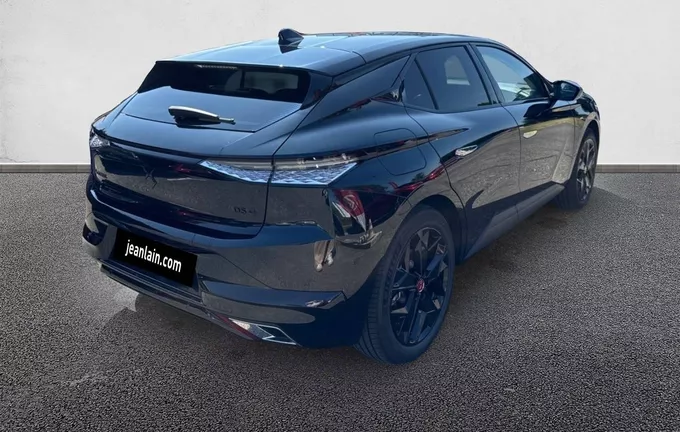 DS DS4 DS 4 Hybride E-Tense 225 EAT8 Performance Line extérieur trois quart arrière droit 000420