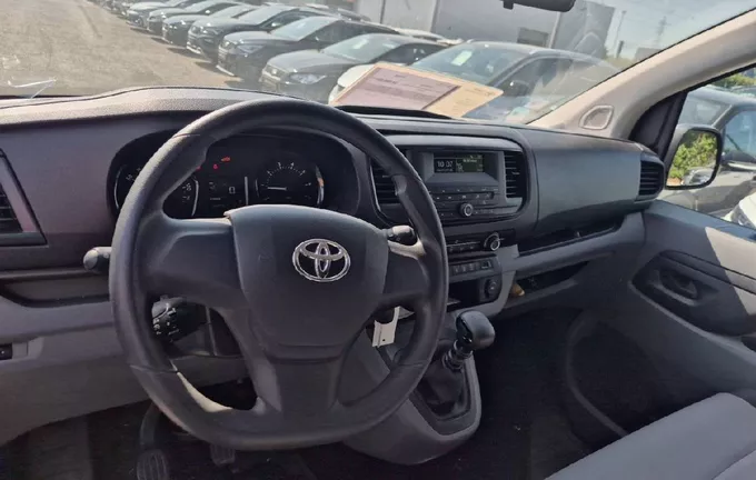 TOYOTA PROACE Verso Medium 120 D-4D BVA8 Dynamic photo 18 1103537