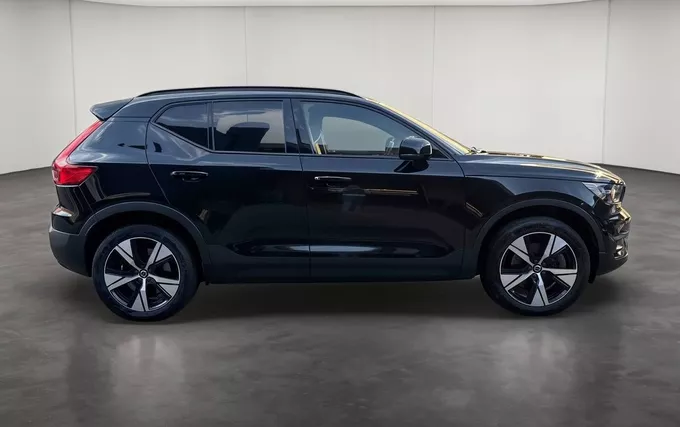 VOLVO XC40 P8 Recharge AWD 408 ch 1EDT extérieur côté droit 2132660