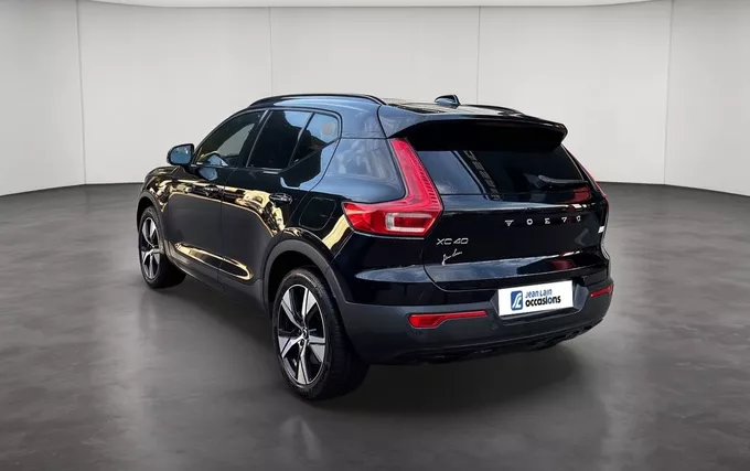 VOLVO XC40 P8 Recharge AWD 408 ch 1EDT extérieur trois quart arrière gauche 2132660