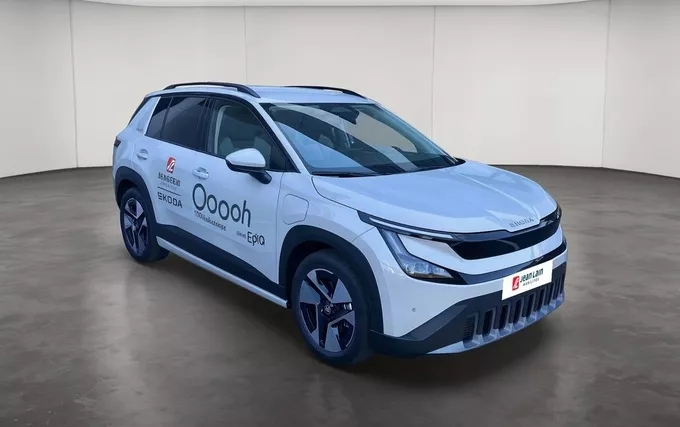 SKODA EPIQ Batterie 55 Clever extérieur trois quart avant droit 17500