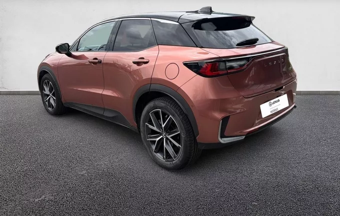 LEXUS LBX 2WD Cool extérieur trois quart arrière gauche 1103386